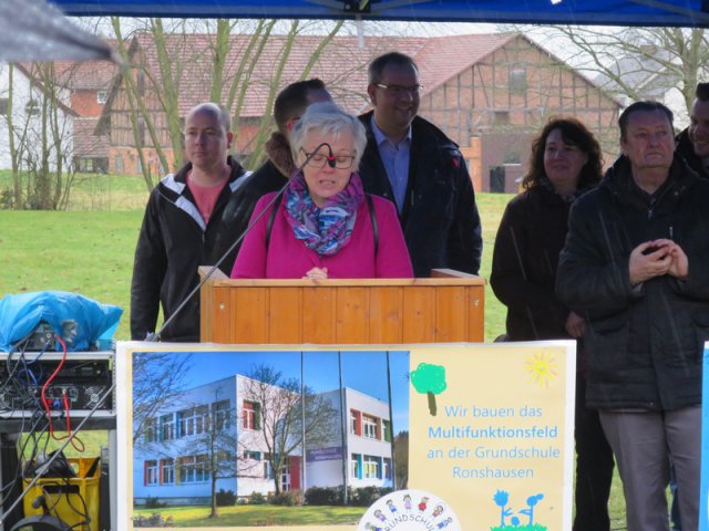 Spatenstich Multifunktionsfeld (30.01.16)
