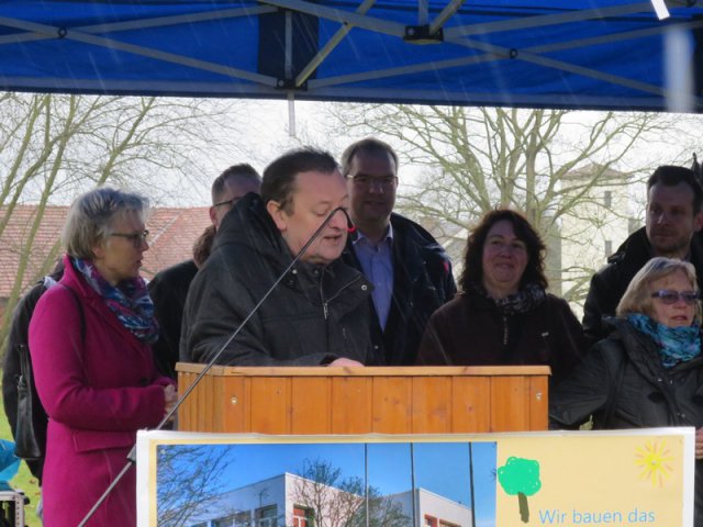 Spatenstich Multifunktionsfeld (30.01.16)