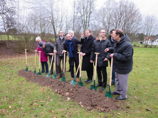 Spatenstich Multifunktionsfeld (30.01.16)