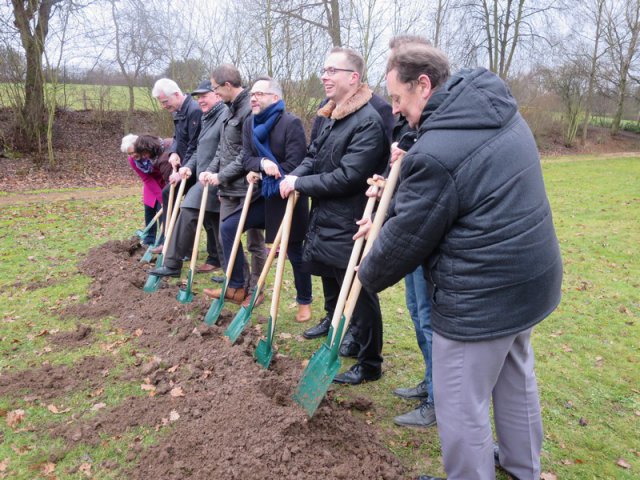 Spatenstich Multifunktionsfeld (30.01.16)