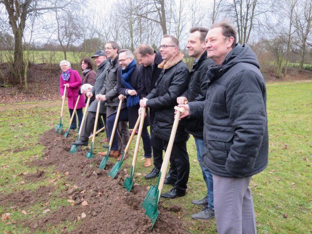 Spatenstich Multifunktionsfeld (30.01.16)