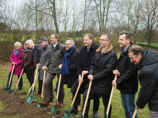 Spatenstich Multifunktionsfeld (30.01.16)