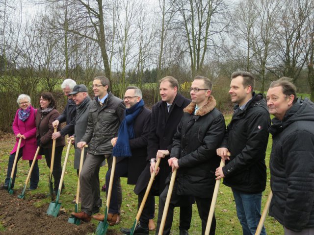 Spatenstich Multifunktionsfeld (30.01.16)