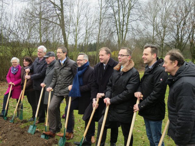 Spatenstich Multifunktionsfeld (30.01.16)