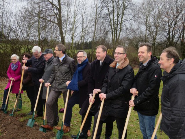 Spatenstich Multifunktionsfeld (30.01.16)